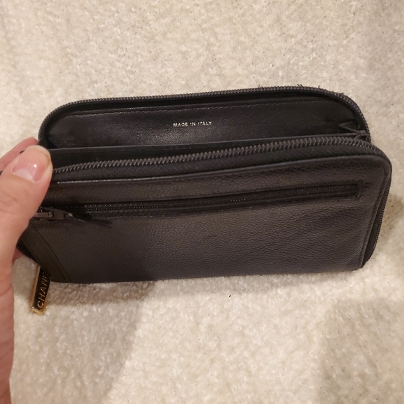 CHANEL VINTAGE CC CAVIAR PEBBLED LEATHER ZIPPY WALLET - Picture 5 of 12